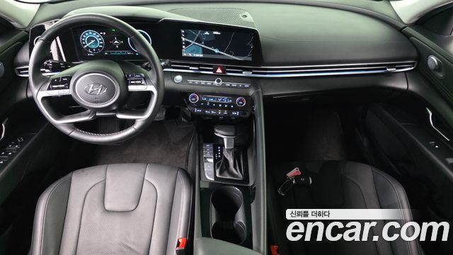 Hyundai Avante — interior