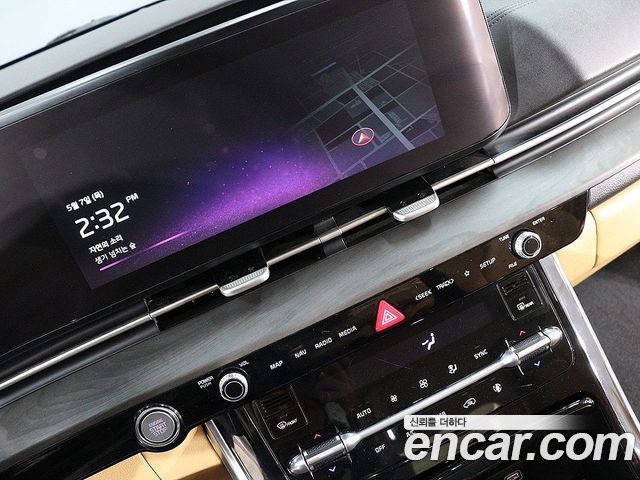 Kia Carnival — interior