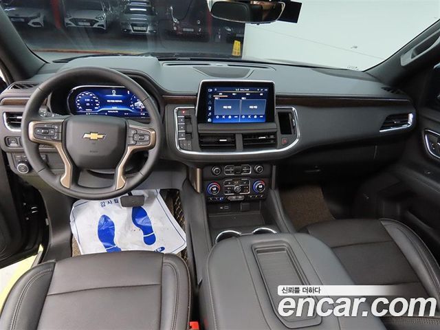 Chevrolet Korea Tahoe — interior