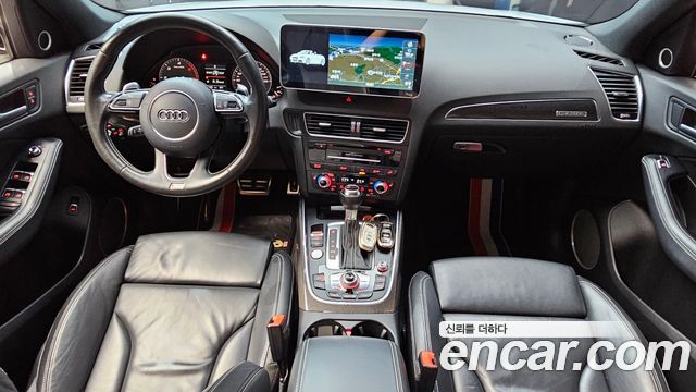 Audi SQ5 — interior
