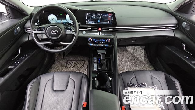 Hyundai Avante — interior