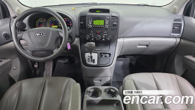 Kia Carnival — interior