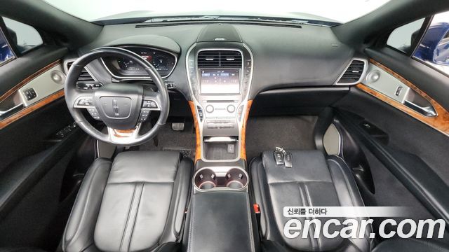 Lincoln Nautilus — interior