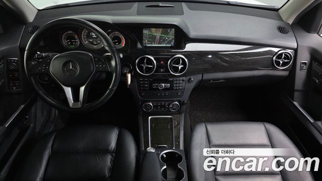 Mercedes-Benz GLK-Class — interior