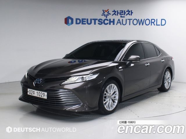 Toyota Camry — exterior