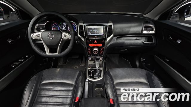 KG Mobility Tivoli — interior