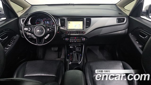 Kia Carens — interior
