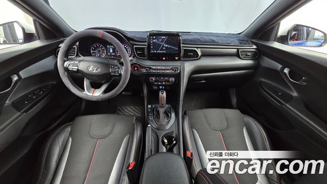 Hyundai Veloster — interior