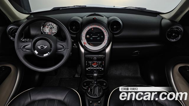 MINI Countryman — interior