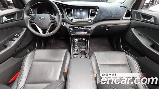 Hyundai Tucson — interior