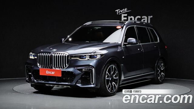 BMW X7 — exterior