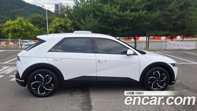 Hyundai IONIQ 5 — interior