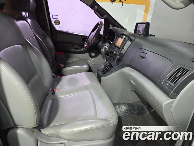 Hyundai Starex — interior