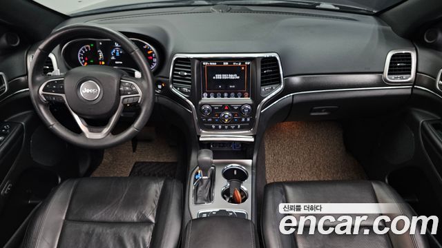Jeep Cherokee — interior
