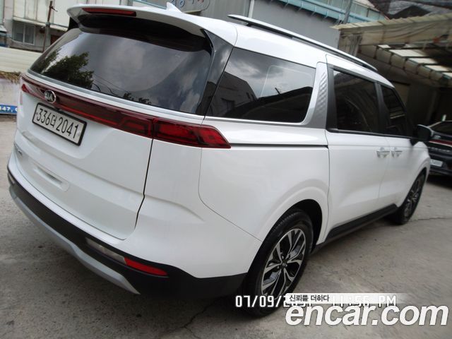 Kia Carnival — interior
