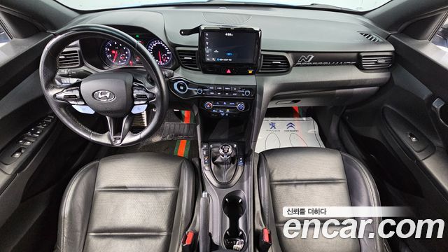Hyundai Veloster — interior