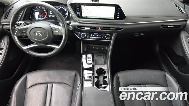 Hyundai Sonata — interior