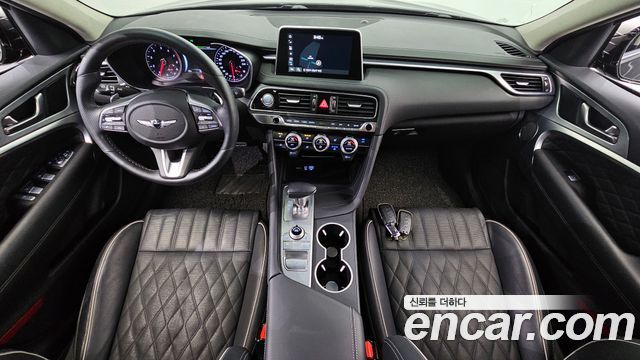Genesis G70 — interior