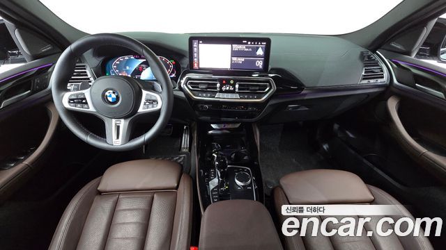 BMW X4 — interior