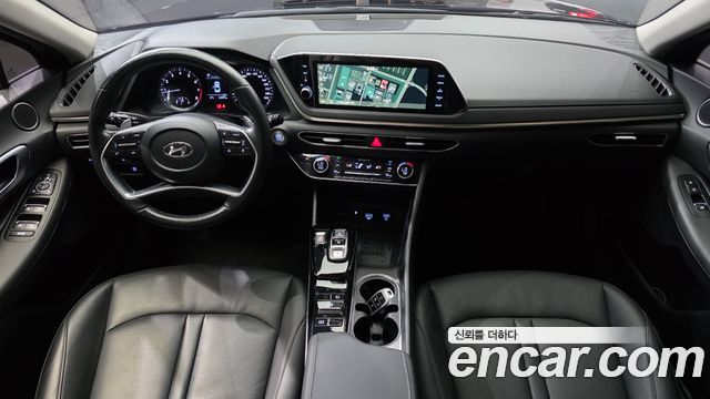 Hyundai Sonata — interior