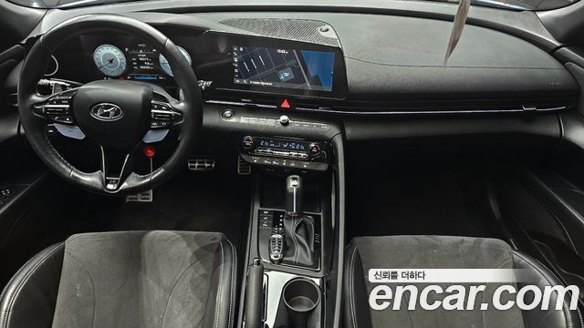 Hyundai Avante — interior