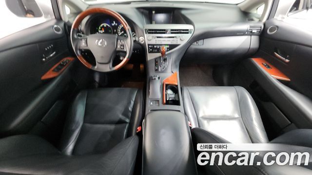 Lexus RX — interior