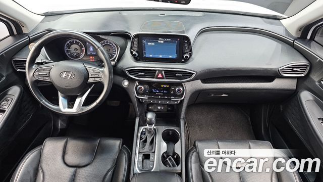 Hyundai Santa Fe — interior