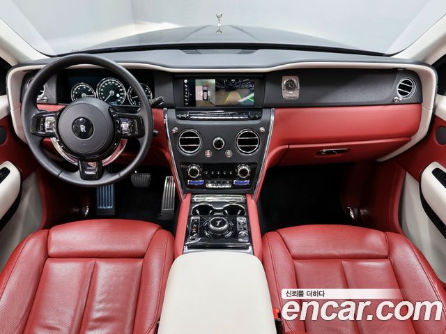 Rolls-Royce Cullinan — interior