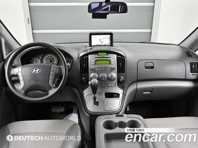 Hyundai Starex — interior