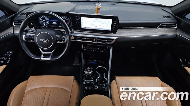 Kia K5 — interior