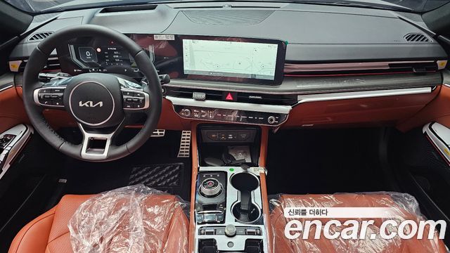Kia K5 — interior