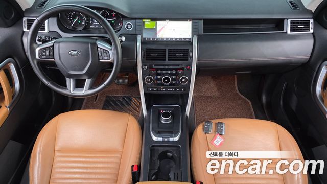 Land Rover Discovery Sport — interior