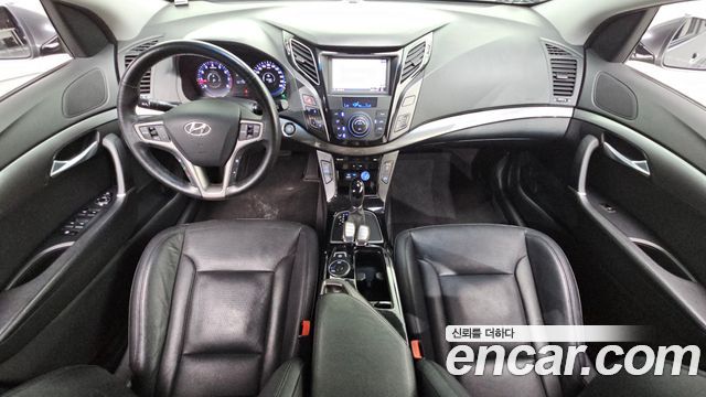 Hyundai i40 — interior