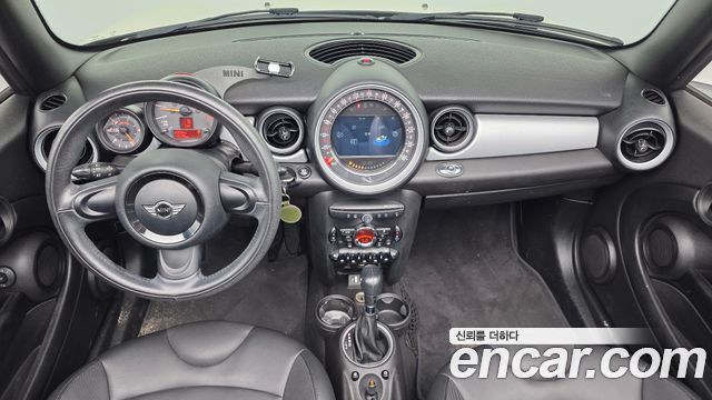 MINI Cooper Convertible — interior