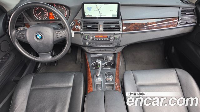 BMW X5 — interior