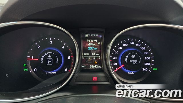 Hyundai Santa Fe — interior