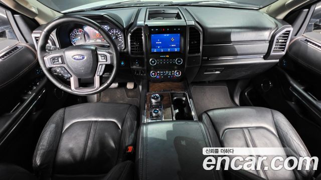 Ford Expedition — interior