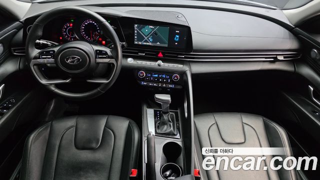 Hyundai Avante — interior
