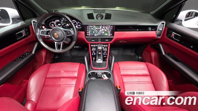 Porsche Cayenne — interior