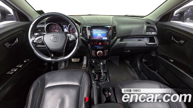 KG Mobility Tivoli — interior