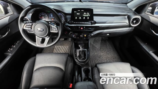 Kia K3 — interior