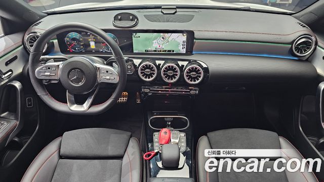 Mercedes-Benz CLA-Class — interior