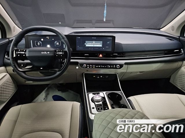 Kia Carnival — interior