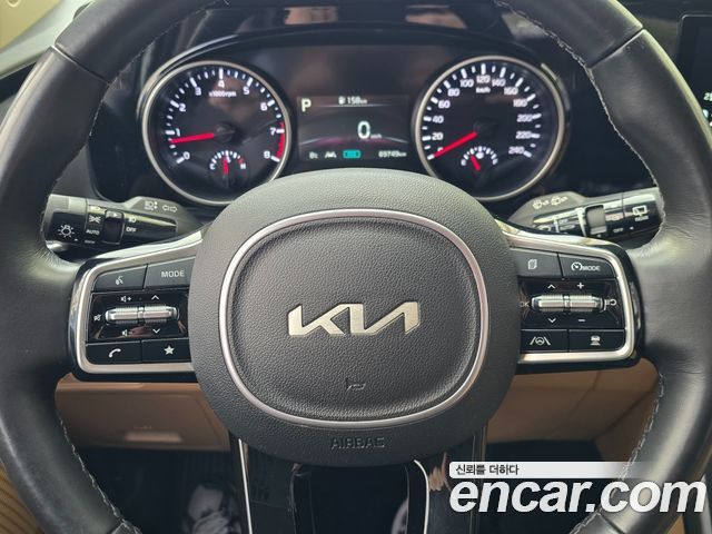 Kia Carnival — interior
