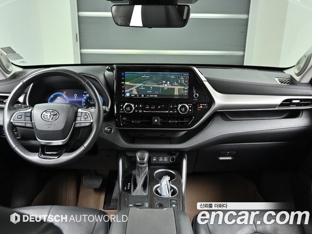Toyota Highlander — interior