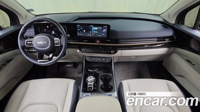 Kia Carnival — interior