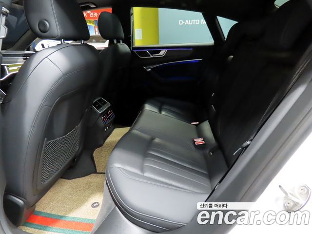Audi A7 — interior