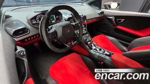 Lamborghini Huracan — interior