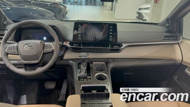 Toyota Sienna — interior