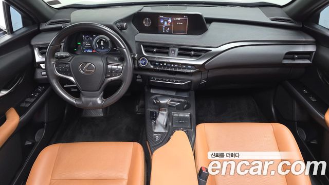 Lexus UX — interior